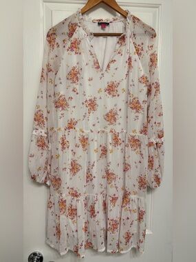 Vince Camuto Floral Tiered Shift Dress
Brand: Vince Camuto Large